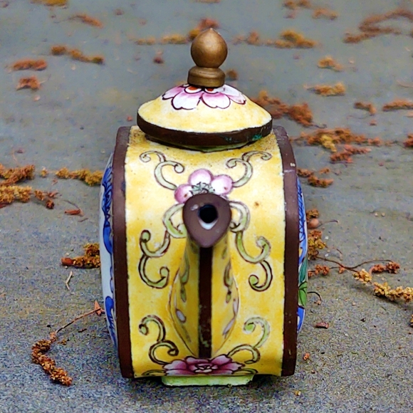 Vintage B. Yee Chinemel Copper Miniature Teapot Box - Picture 2 of 6